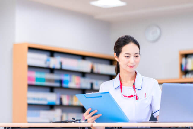 オンライン診療と対面診療であなたに最適なのはどちら？徹底比較