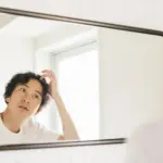 AGAの抜け毛の特徴とは？ストレス性との違い・初期サイン・治療法の見極め方を解説