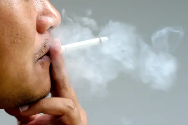 禁煙するとAGAは改善する?期待できることとできないこと